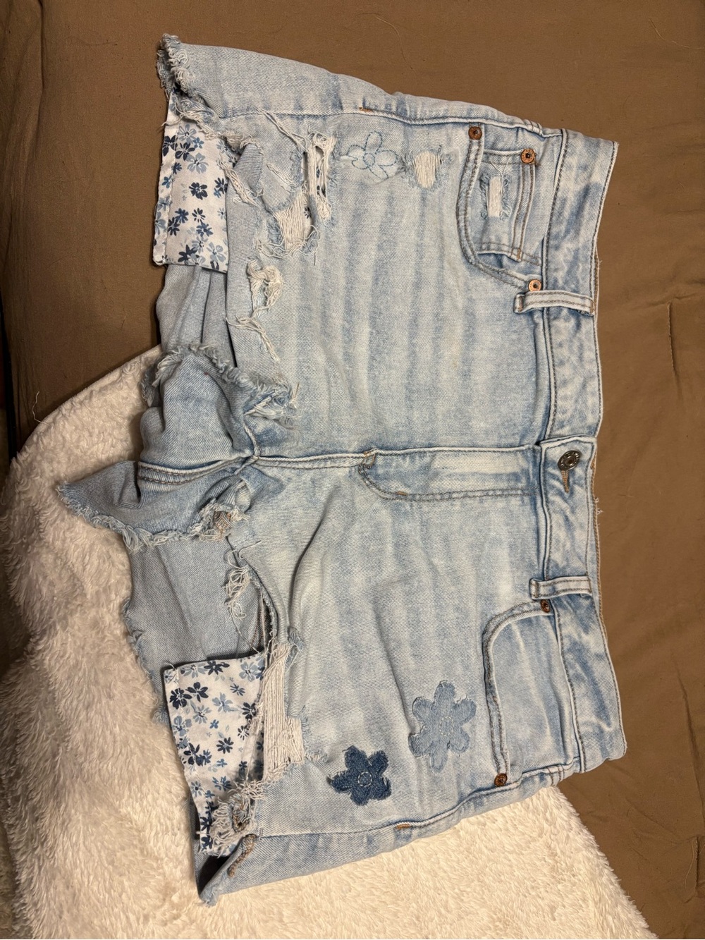 American Eagle Outfitters Light Wash Distressed Denim Shorts with Floral Patches